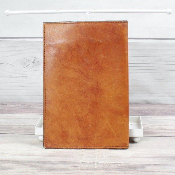 *Vintage Brown Leather 9-Inch Bi-Fold Wallet - Picture 2 of 9